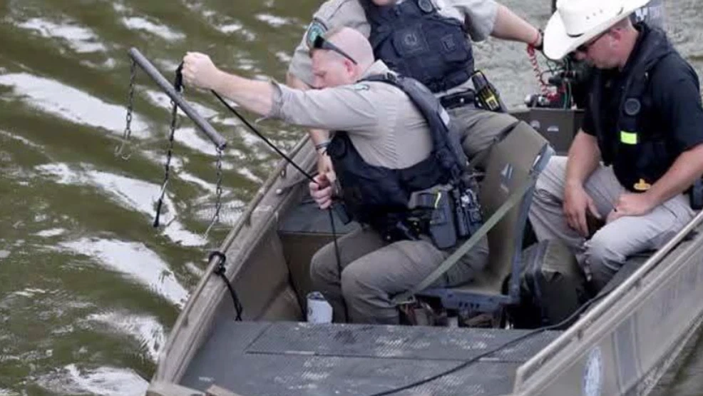BREAKING: Search resumes for swimmer missing in Sabine River